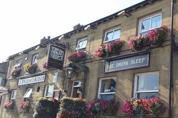 Accommodation at OYO The Croppers Arms in huddersfield