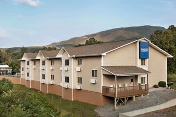 Accommodation at Travelodge by Wyndham Low Moor Near Covington in lf wade international airport