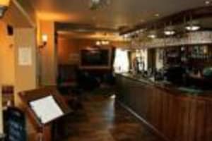 Accommodation at The Crossroads Inn in mixenden