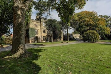 Accommodation at Best Western Plus Sheffield Mosborough Hall Hotel in mosborough