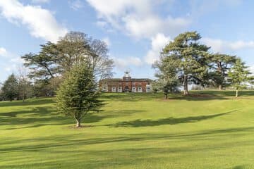 Accommodation at Melbourne Lodge in london luton airport