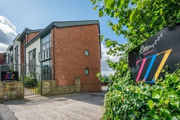 Accommodation at Roomzzz Leeds Headingley in kirkstall