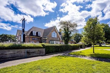 Accommodation at Pear Tree Inn in london luton airport