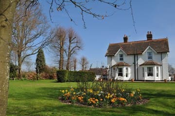 Accommodation at Hookwood Lodge London Gatwick in london gatwick airport