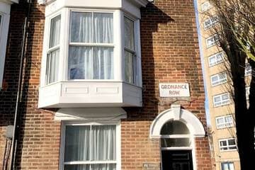 Accommodation at Old Victory House Homestay in portsmouth airport hampshire