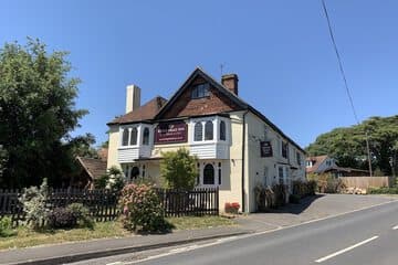 Accommodation at The Kings Head Rye in lydd airport