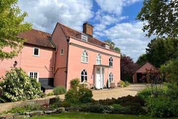 Accommodation at The Cottage Guest House in london stansted airport