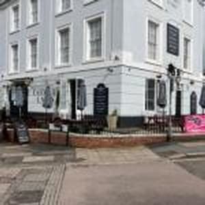 Accommodation at The Farmers Union in exeter airport