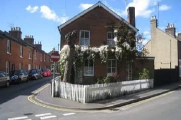 Accommodation at Keyfield Terrace in london luton airport