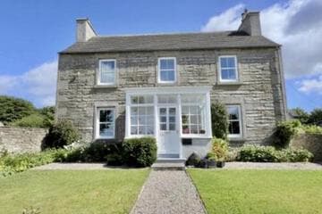 Accommodation at The Old Manse B & B in wick airport