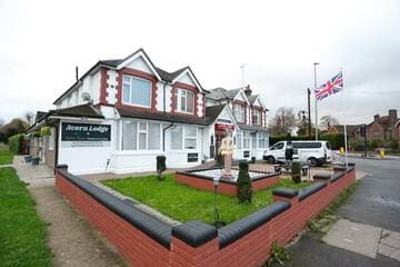 Accommodation at Acorn Lodge Gatwick in london gatwick airport
