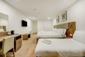 Accommodation at OYO Plymouth Central Hotel in plymouth city airport