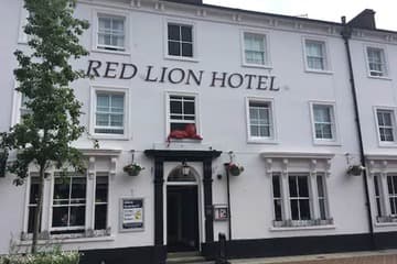 Accommodation at Red Lion Hotel in lasham airfield