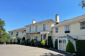 Accommodation at Alton House Hotel in lasham airfield