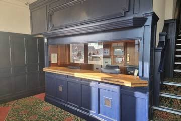 Accommodation at The Royal Oak Hotel in manston airport