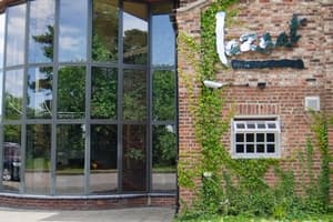 Accommodation at Lazaat Hotel in skidby