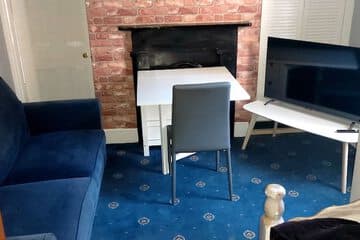 Accommodation at Phoenix Guest House in walney aerodrome