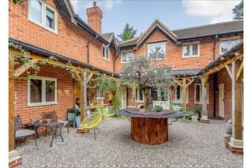 Accommodation at The Kingsley at Eversley in blackbushe airport