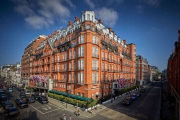 Accommodation at Claridge’s Maybourne in london city airport
