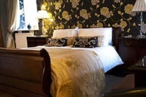 Accommodation at The Castle House Luxury Bed &  Breakfast in richmond