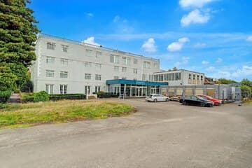 Accommodation at Manchester Airport Stanley Hotel by Belvilla in woodford aerodrome