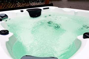 Accommodation at The Leeds Gathering - Hot Tub - EV Charging in leeds