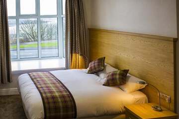 Accommodation at King Alfred Hotel in walney aerodrome