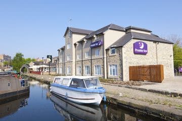 Accommodation at Premier Inn Huddersfield Central in mirfield