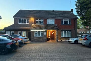 Accommodation at High Trees Gatwick Guest House in london gatwick airport