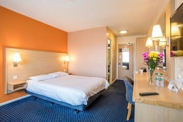 Accommodation at Metro Inns Huddersfield in mirfield