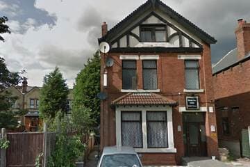 Accommodation at OYO Woodville Lodge Leeds in belle isle