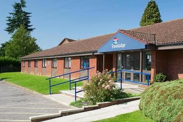 Accommodation at Travelodge Alton Four Marks in lasham airfield
