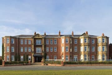 Accommodation at Clifton Arms Hotel in warton aerodrome