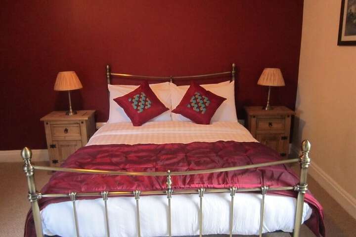 The Rose and Crown Image 5