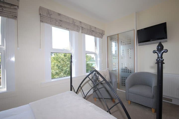 Abbey Guest House Image 9