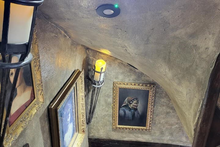 Hocus Pocus Tiny Hotel Image 4