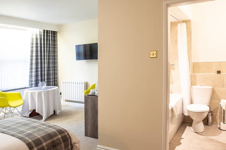 The Sitwell Arms Hotel Image 4