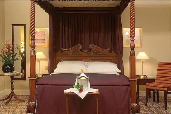 Classic Lodges The Old Swan Hotel Image 9