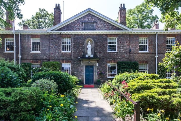 Middletons Hotel Image 1