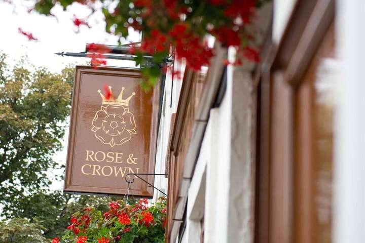 The Rose and Crown Image 1