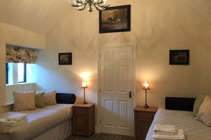 The Moon Inn at Stoney Middleton Image 4