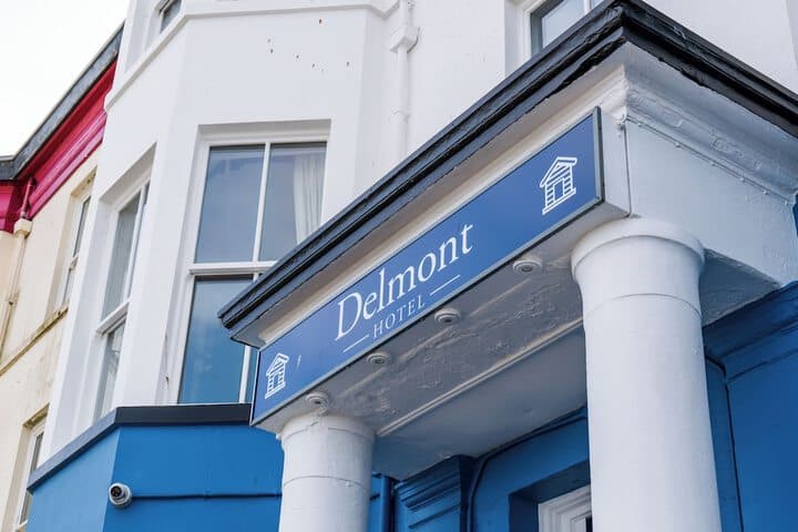 Delmont Hotel Image 1