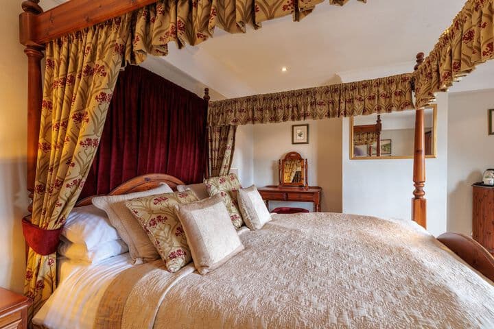 Blacksmiths Arms Inn Image 12