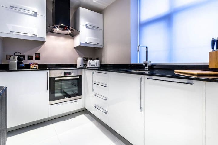 Basinghall Suites Image 4