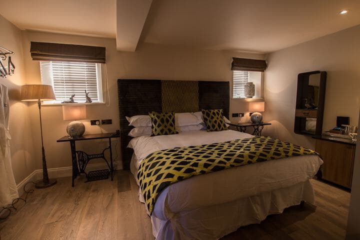 The Peacock at Barlow Image 9