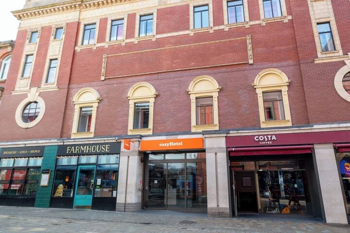 easyHotel Leeds Image 3