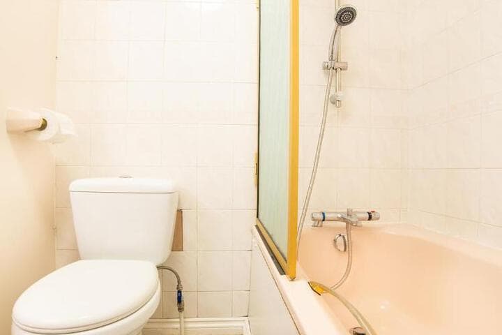 Churchills Hotel Image 9