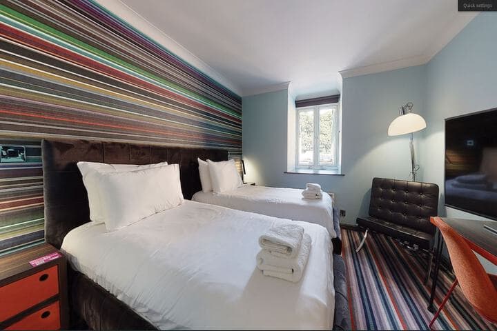 Village Hotel Leeds North Image 10