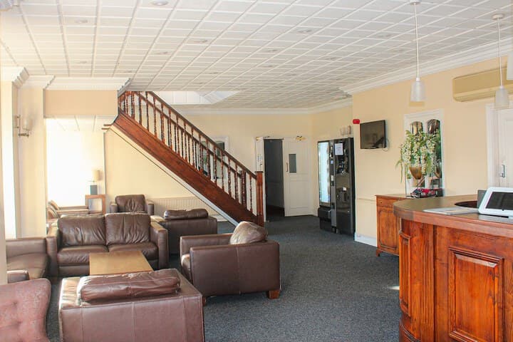 Consort Hotel Image 5