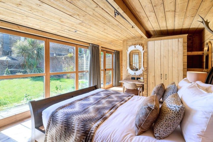 Clementines Guest House Image 5